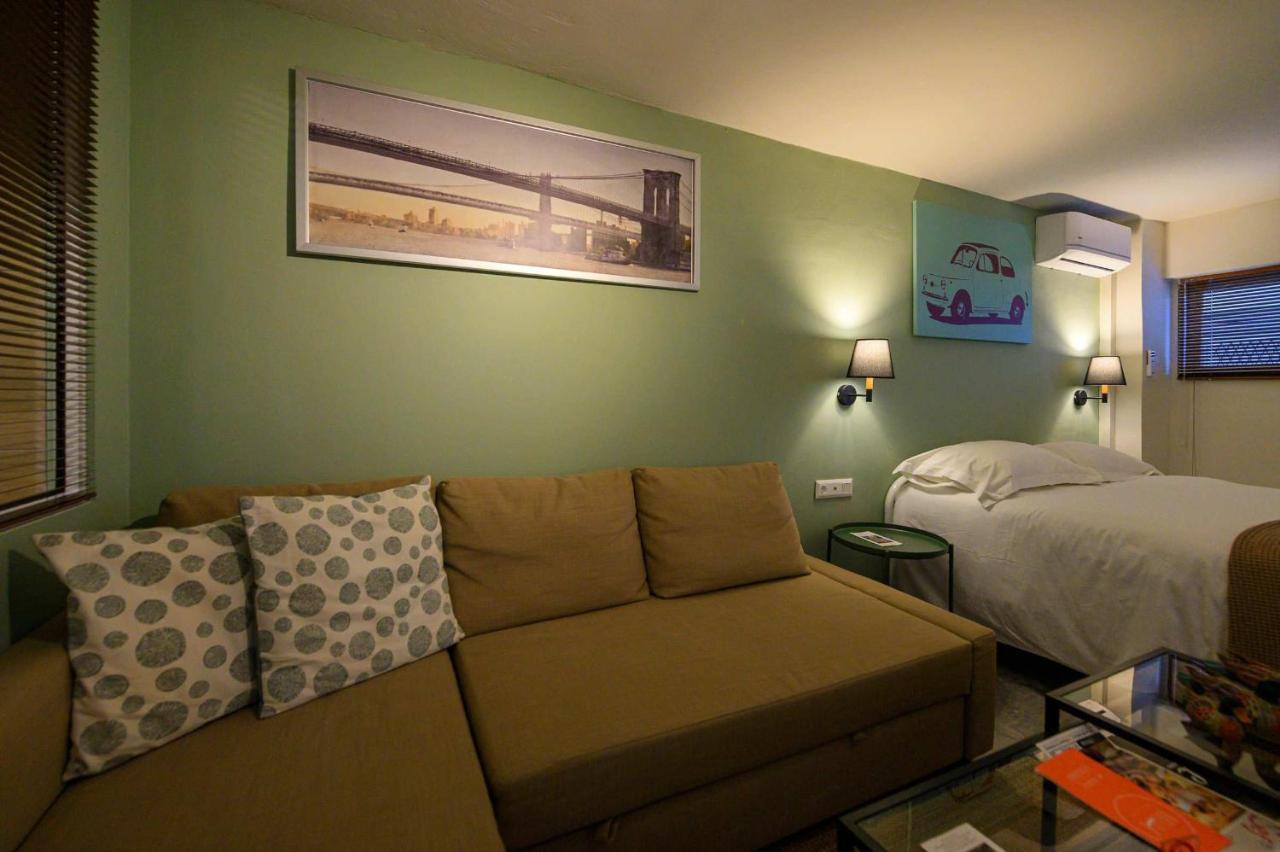 Pol'S Studio, Kalamata Mediterranean Apartments Buitenkant foto